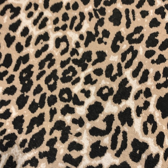 Animal print sweater. - Picture 5 of 7